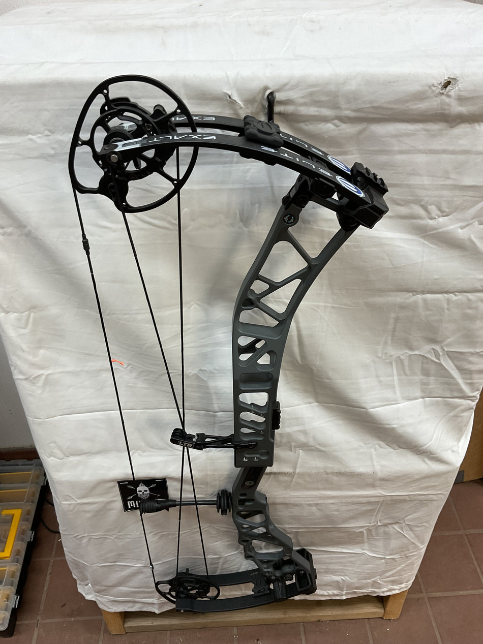 ELITE EXALT 35 - RH/SLATE/70 - EE35RHSG70 - 11 - USED BOW!!!!