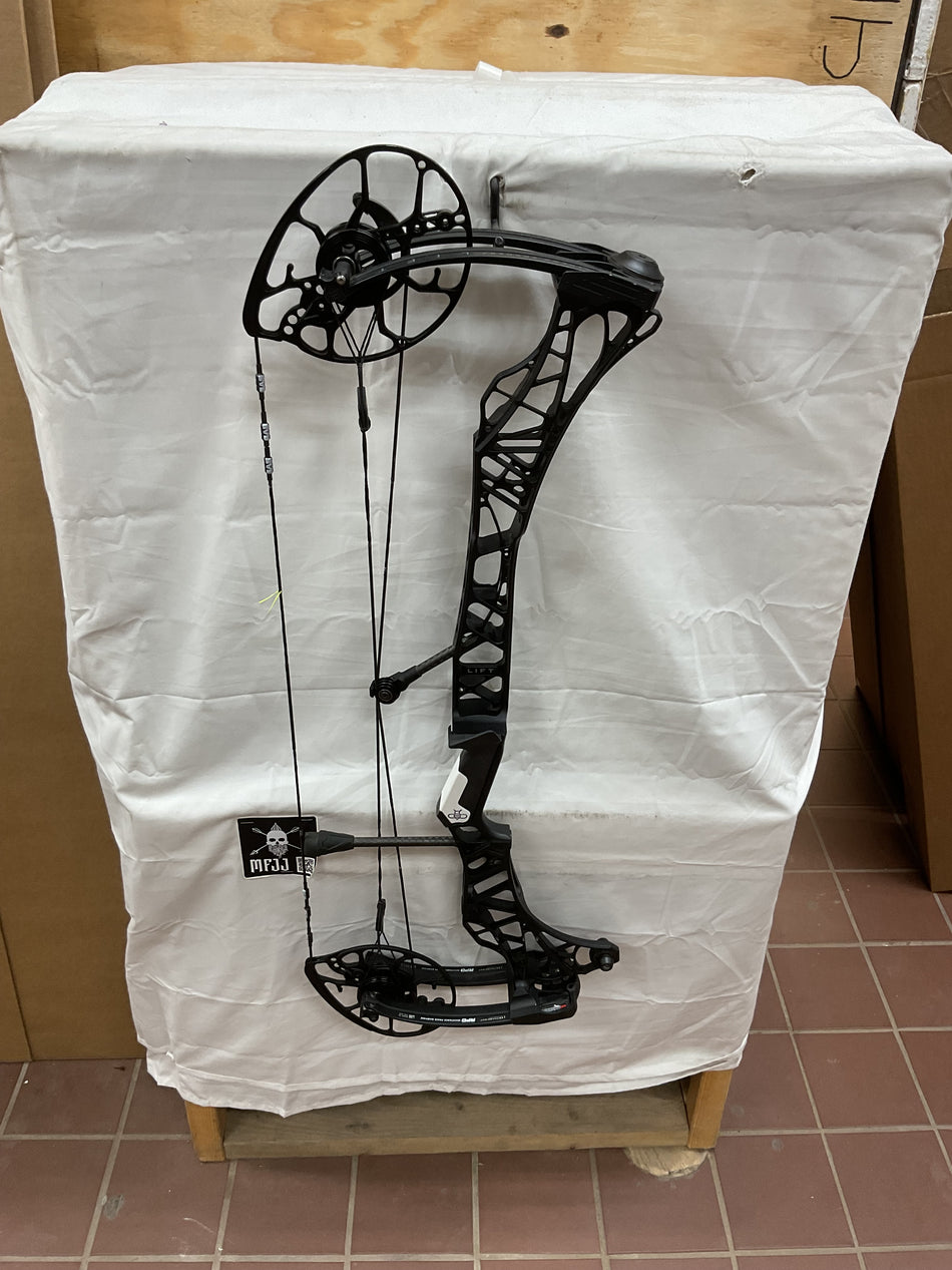 MATHEWS LIFT 29.5 - LH/BLACK/55-80# - #ML29.5LHB5580 - 40 - USED BOW!!!