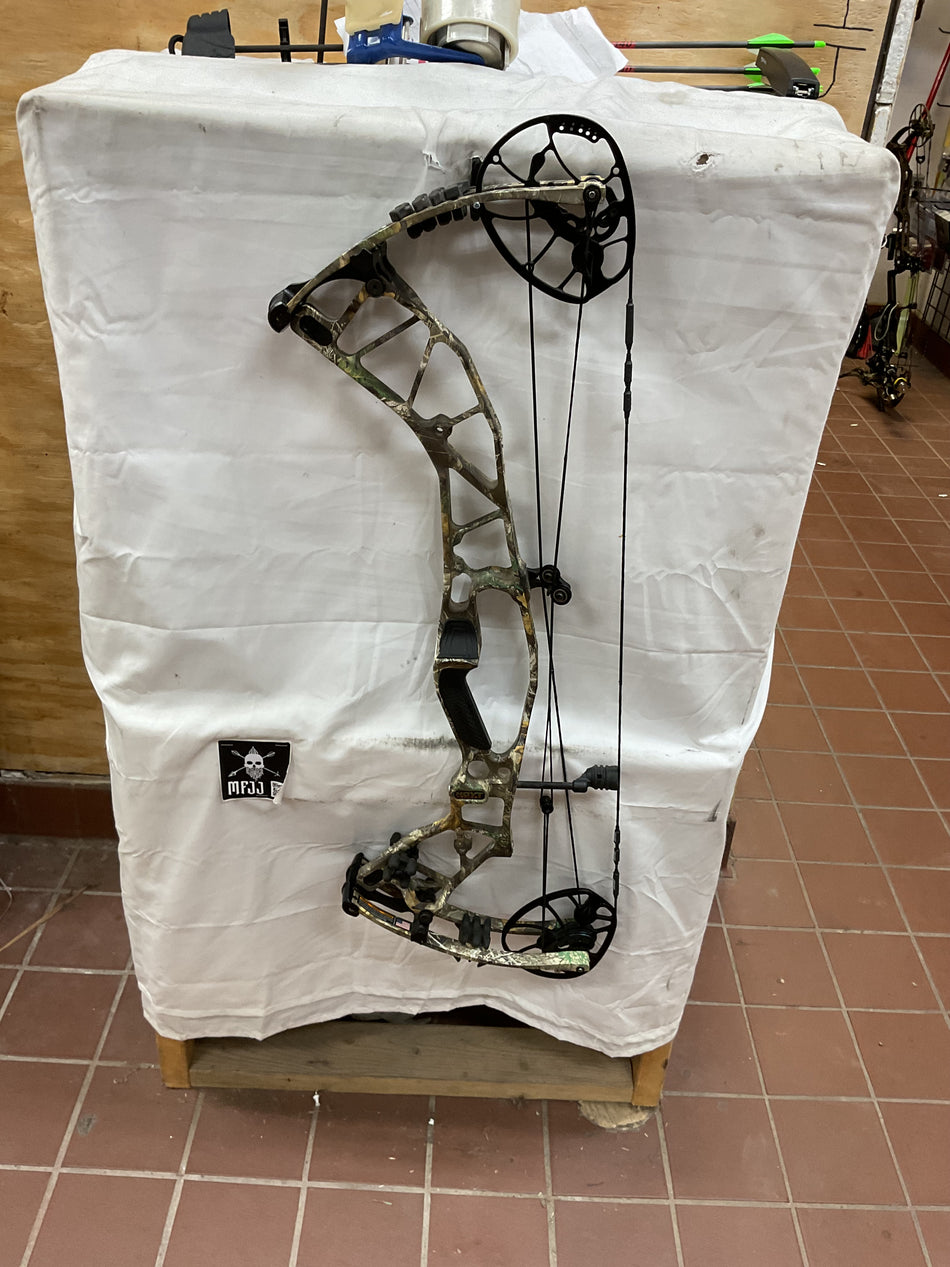 HOYT Hyperforce - RH/Realtree/60-70# - HHFRHRT70 - 3 - USED BOW!!