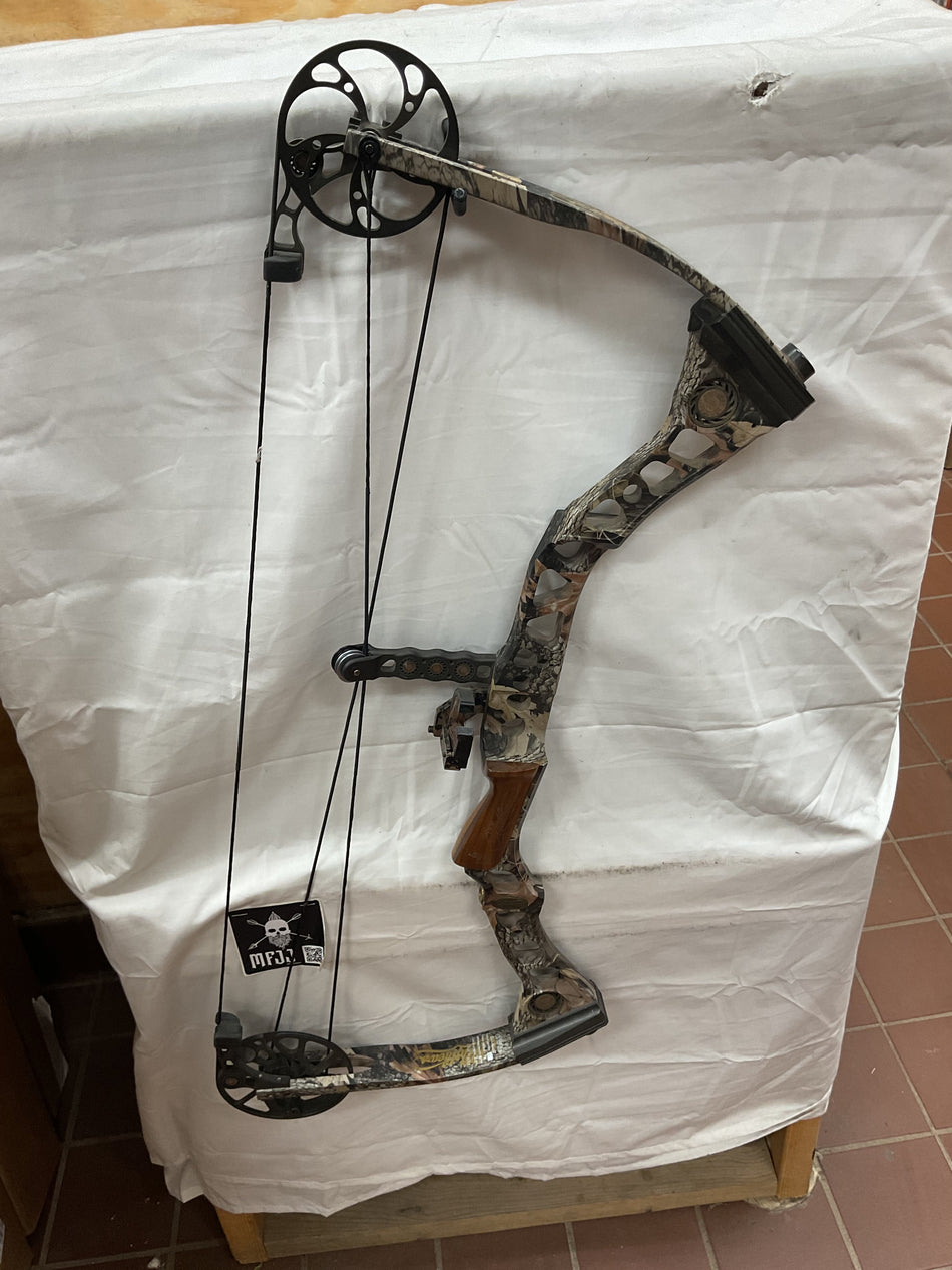 MATHEWS SWITCHBACK XT  - LH/HARDWOODS/60-70# - #MSBLHRTH2970 - 7-Used Bow!!!!
