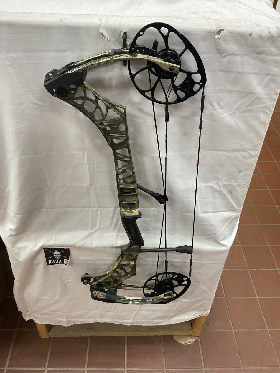 MATHEWS V3 27 - RH/Under Armour/75 - MV327RHUA75 - 18 - USED BOW!!!!