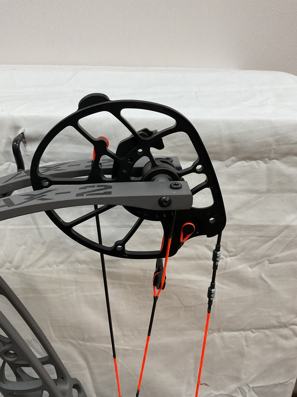 HOYT AX-2 32 - RH/TOMBSTONE/70# - HAX232RHT70-3 - USED