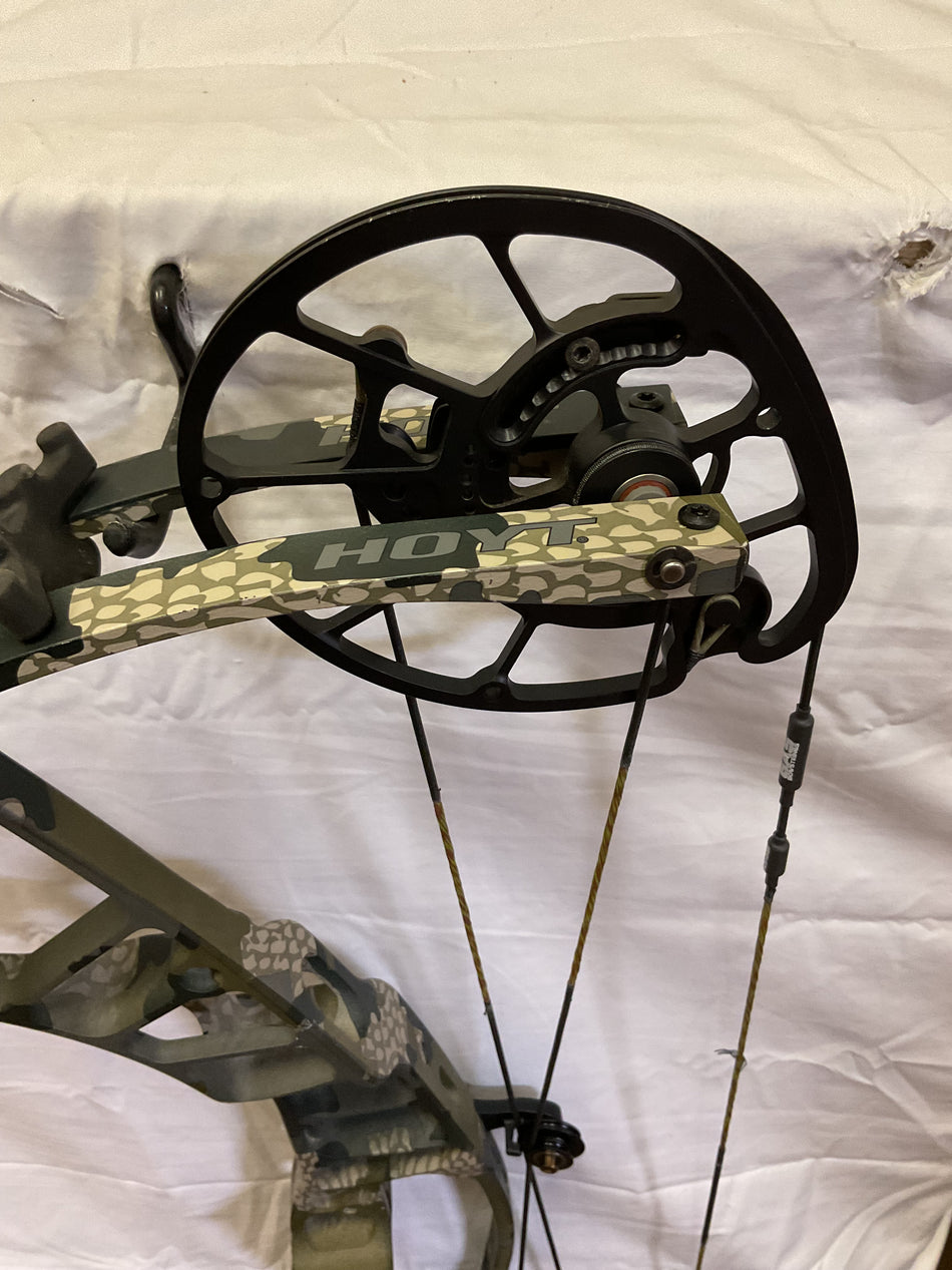 HOYT VENTUM PRO 30 - RH/KUIU VERDE/70 - HVP30RHBKV70-7 - USED BOW