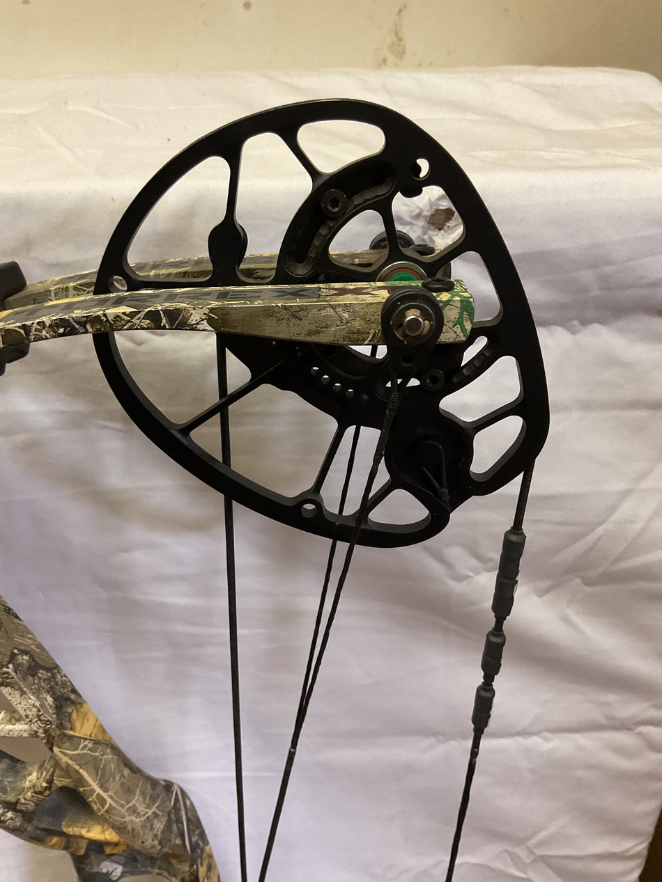 HOYT TORREX - RH/REALTREE EDGE - BLACK/65 - #HTRHBU65 - 5 - USED BOW!!!