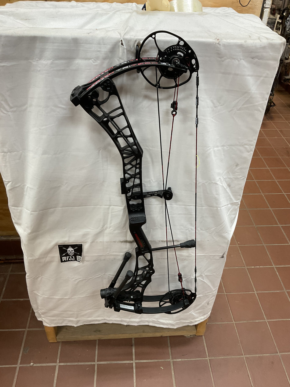 DARTON Tri-Tech 31 - RH/Black/70 - #DTT31RHB70 - 1 -USED BOW!!!