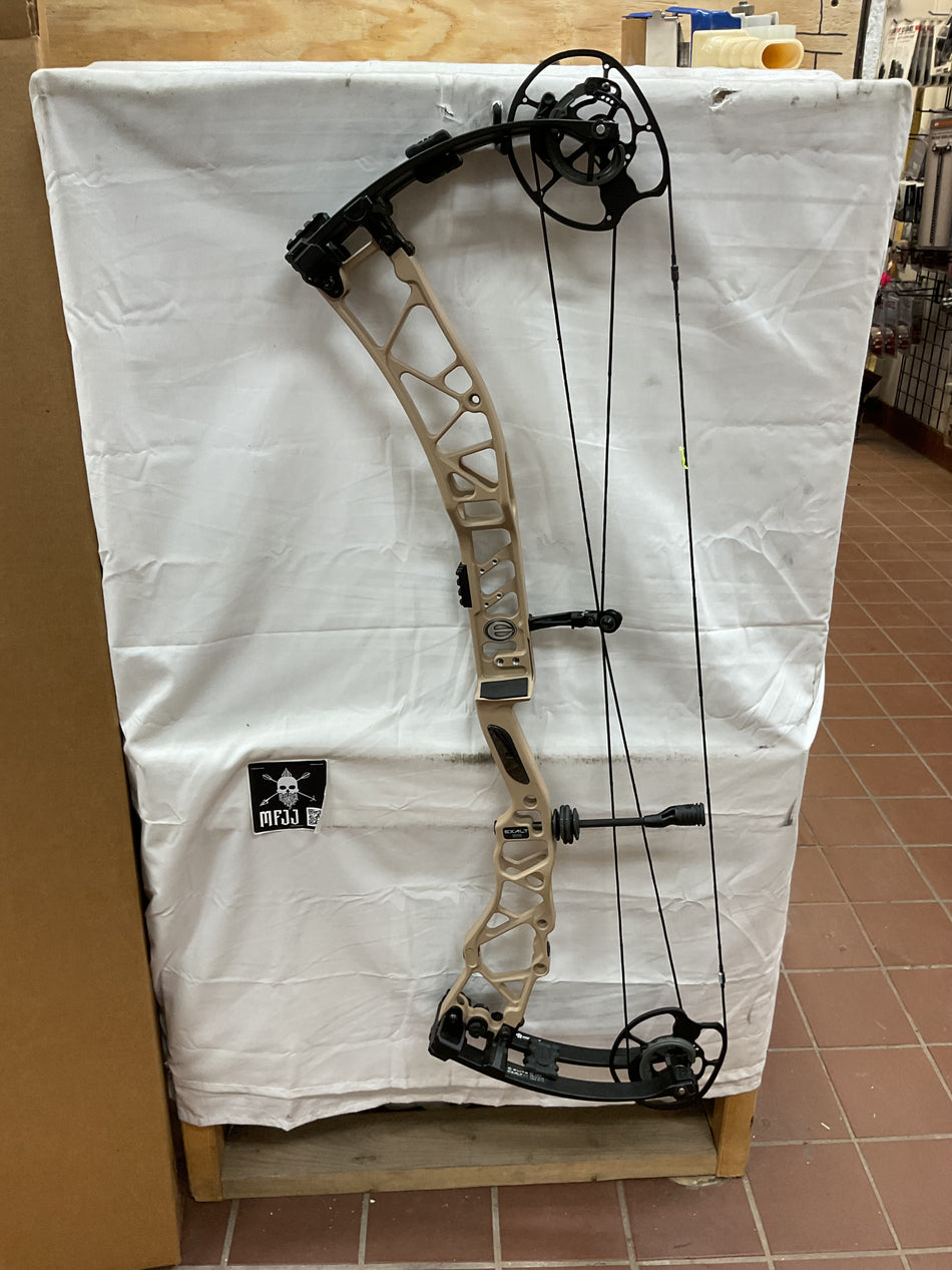 ELITE EXALT 35 - RH/Tan/65 - EE35RHT65 - 18 - USED BOW!!!!