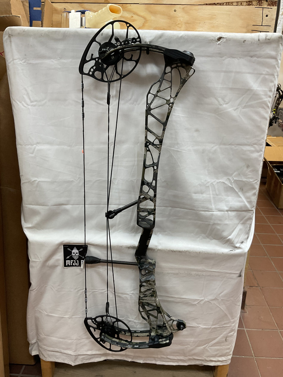 MATHEWS LIFT X 33  - RH/Kuiu/55-80# - #ML3X3RHKB5580 - 62 - USED BOW!!!