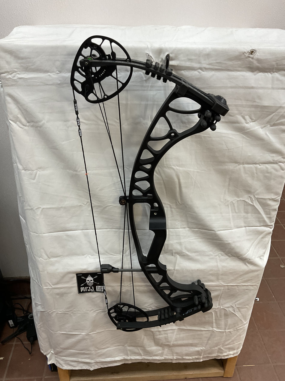HOYT TORREX - LH/BLACK/50 - #HTLHBLK50 - 10 - USED BOW!!!