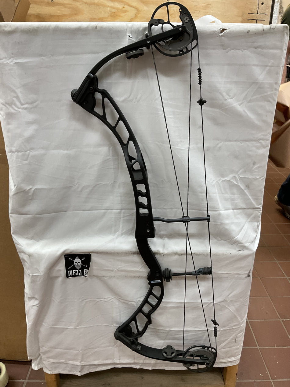Elite Victory 37/Black/LH-EV37B60-PodiumOutlet-34