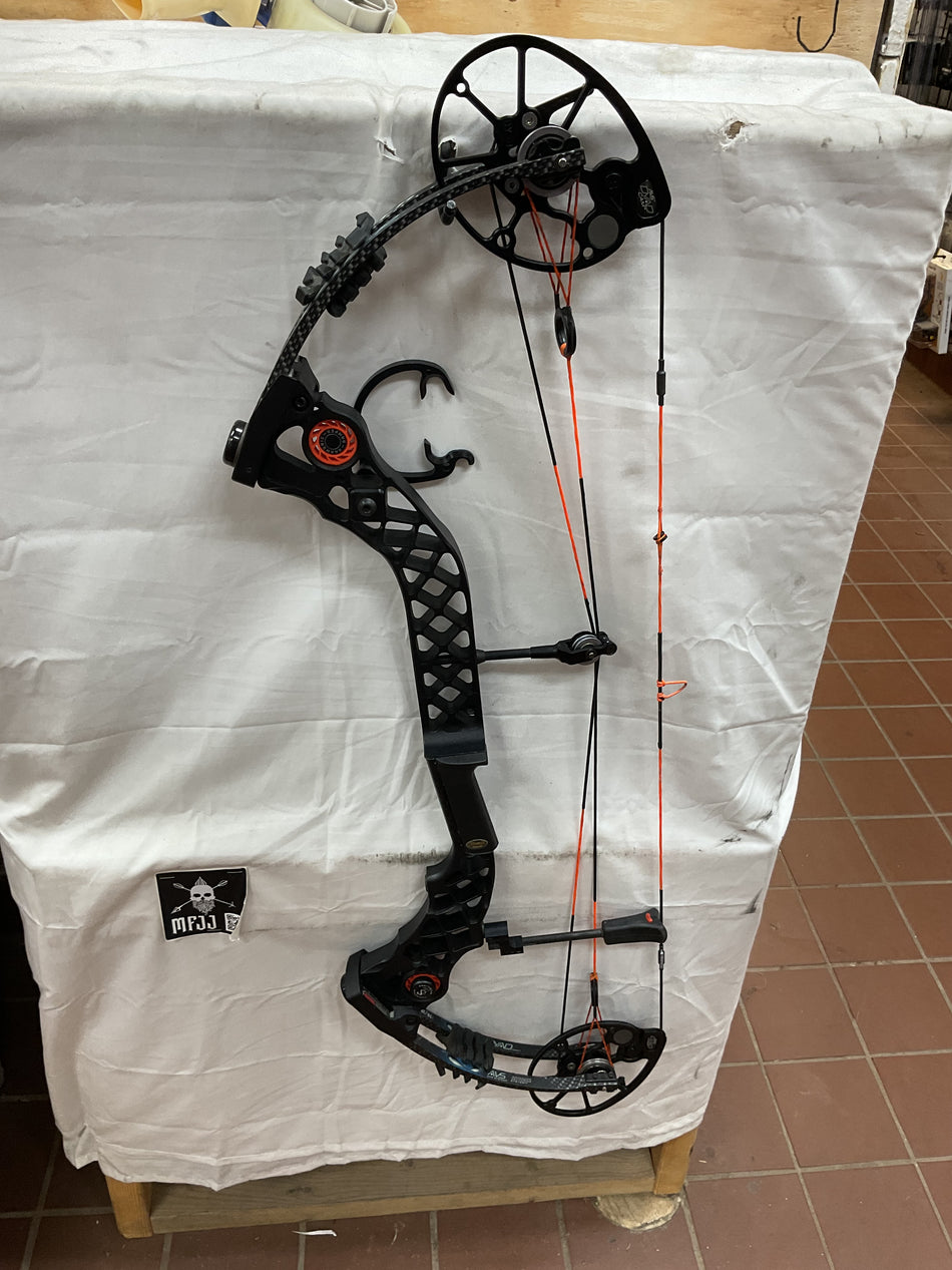 Mathews Chill R/Black/RH-MCRRH70-PodiumOutlet-10