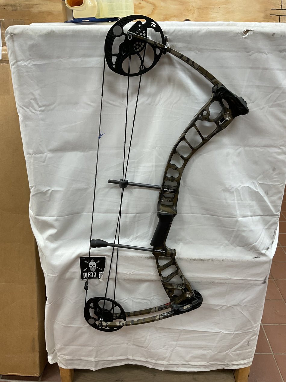 MISSION SWITCH - LH/Bottomland/70 - #MSRHBTM70 - 4 - USED BOW!!!