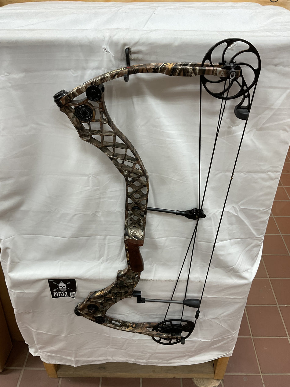 MATHEWS HELI-M - RH/LOST/60-70# - MHERHLXD29570 - 7 -  USED BOW!!!