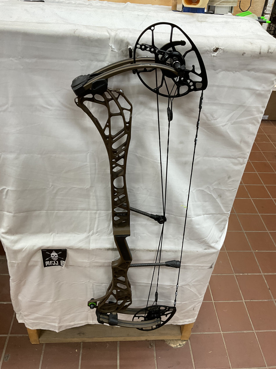 MATHEWS ARC 34 - RH/Kodiak/55-80# - #MA34RHK5580 - 4 - USED BOW!!!