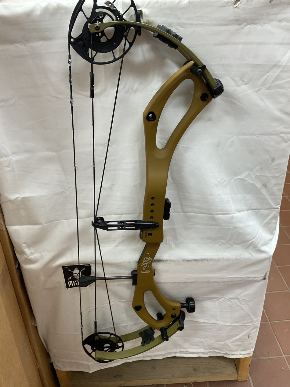 PSE MACH 33 DS - RH/Clay Brown-Green/70 - #PM33DSRHCBFG70 - 8 - USED BOW!!!