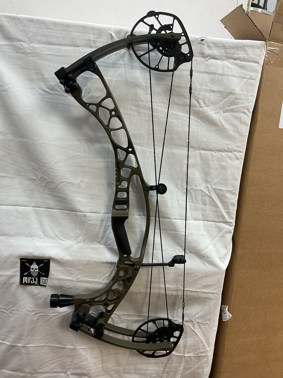HOYT ALPHA X 30 - RH/WILDERNESS/70 - HAX30RHW70- 9 - USED!!!