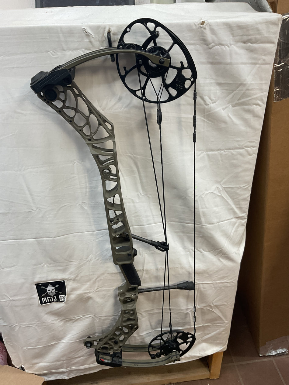 MATHEWS PHASE 4 33 - LH/Ambush Green/60-75# - MP433LHAG6075- 11 - USED BOW!!!!!