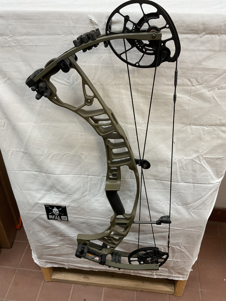 HOYT RX7 - RH/WILDERNESS-SITKA ELEVATED II/70 - HRX7URHWELVTD70- 2 - USED
