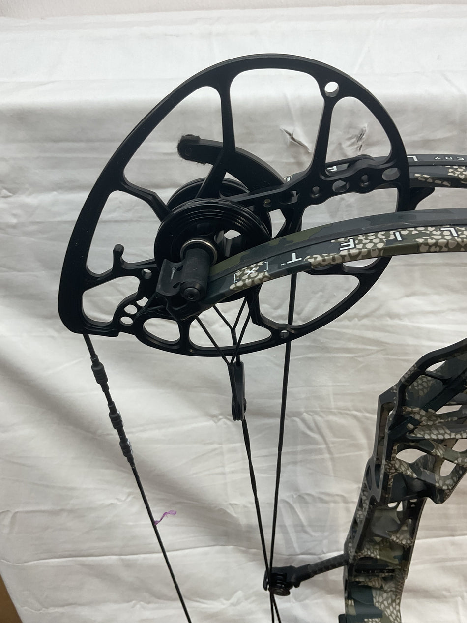 MATHEWS LIFT X 29.5  - LH/KUIU/55-80# - #MLX29.5LHK5580-23 - USED BOW!!!!