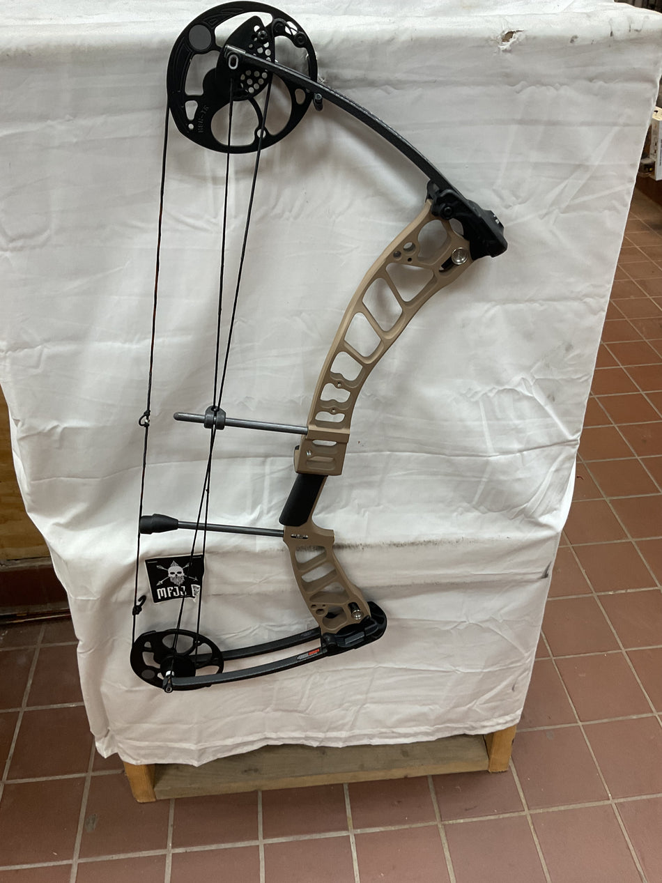 MISSION SWITCH - RH/Earth/70 - #MSRHE70 - 2 - USED BOW!!!
