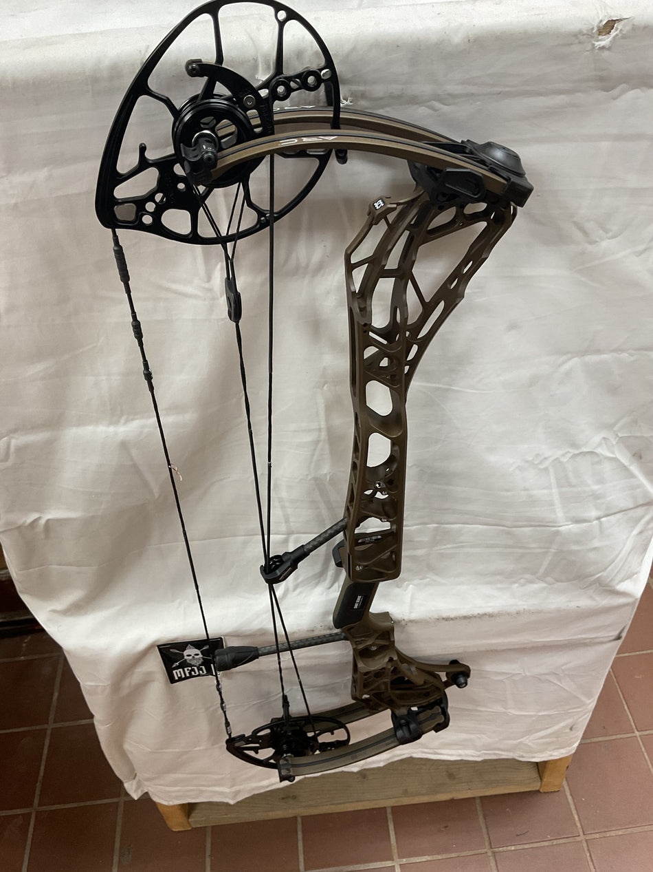 MATHEWS ARC 30 - RH/Kodiak/55-80# - #MA30RHK5580 -5- USED BOW!!!
