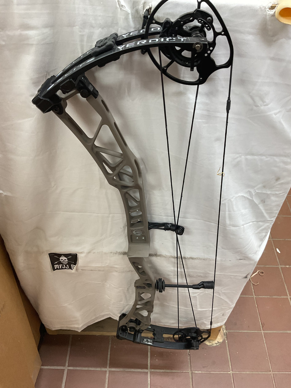 ELITE Verdict - RH/Sienna Brown/70 - EVRHSB70 - 4 - USED BOW!!!!!
