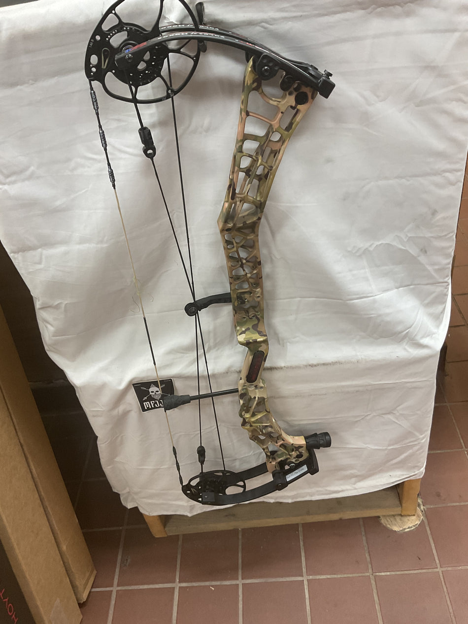 DARTON SEQUEL 33 ST2 - LH/Folds Of Honor/60 - #DS33LHFOH60 - 11-USED BOW!!!