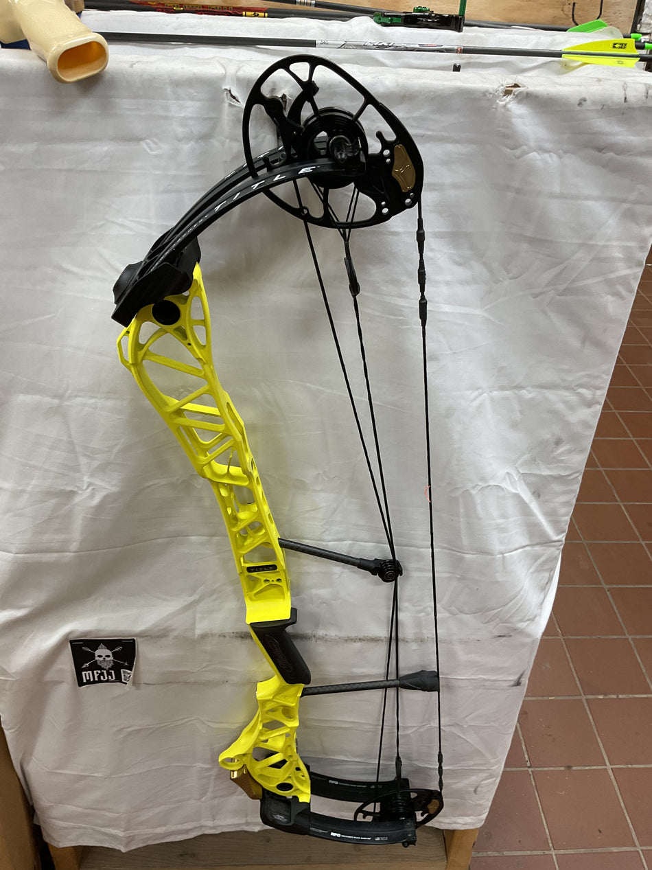 MATHEWS TITLE 36 Gen 1 - RH/Yellow/50-70# - #MT36RHY70 - 6 - USED BOW!!!