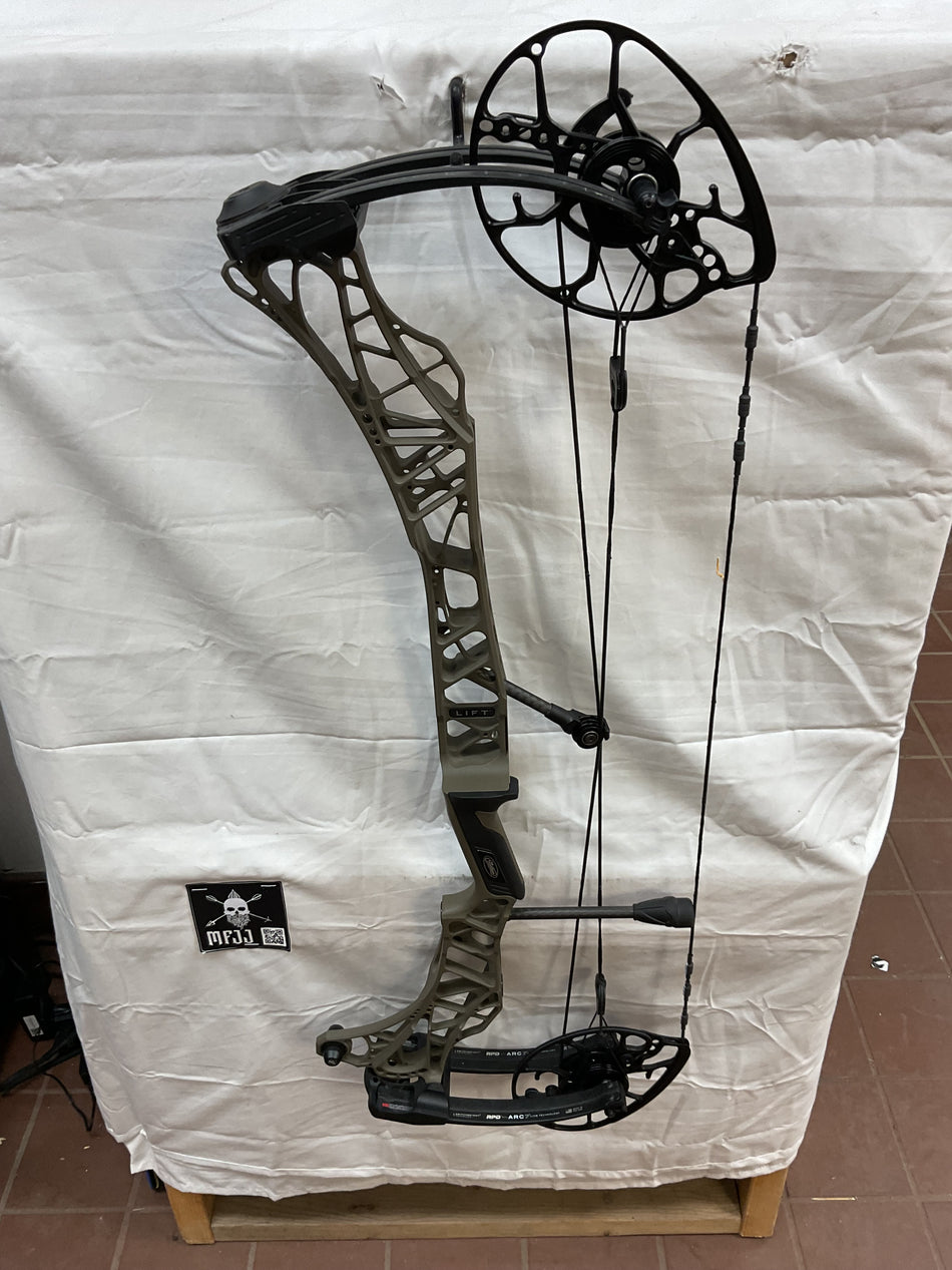 MATHEWS LIFT X 29.5 - RH/AMBUSH/55-80# - #MLX29.5RHKA5580-33-USED BOW!!!