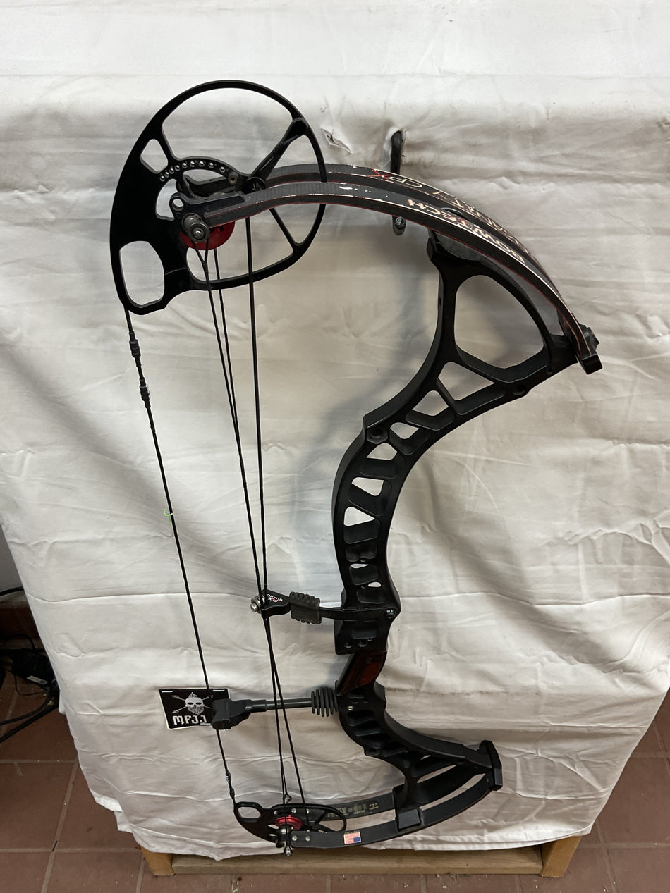 BOWTECH INSANITY CPXL RH/BLACK/70 - BTICPXLRHB70 - 5 - USED BOW!!!!!