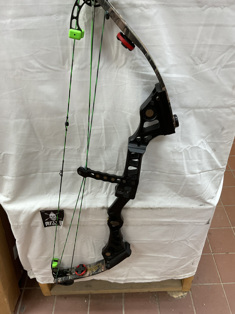 Mathews Conquest Apex/Black/RH-MCARHB70-PodiumOutlet-54