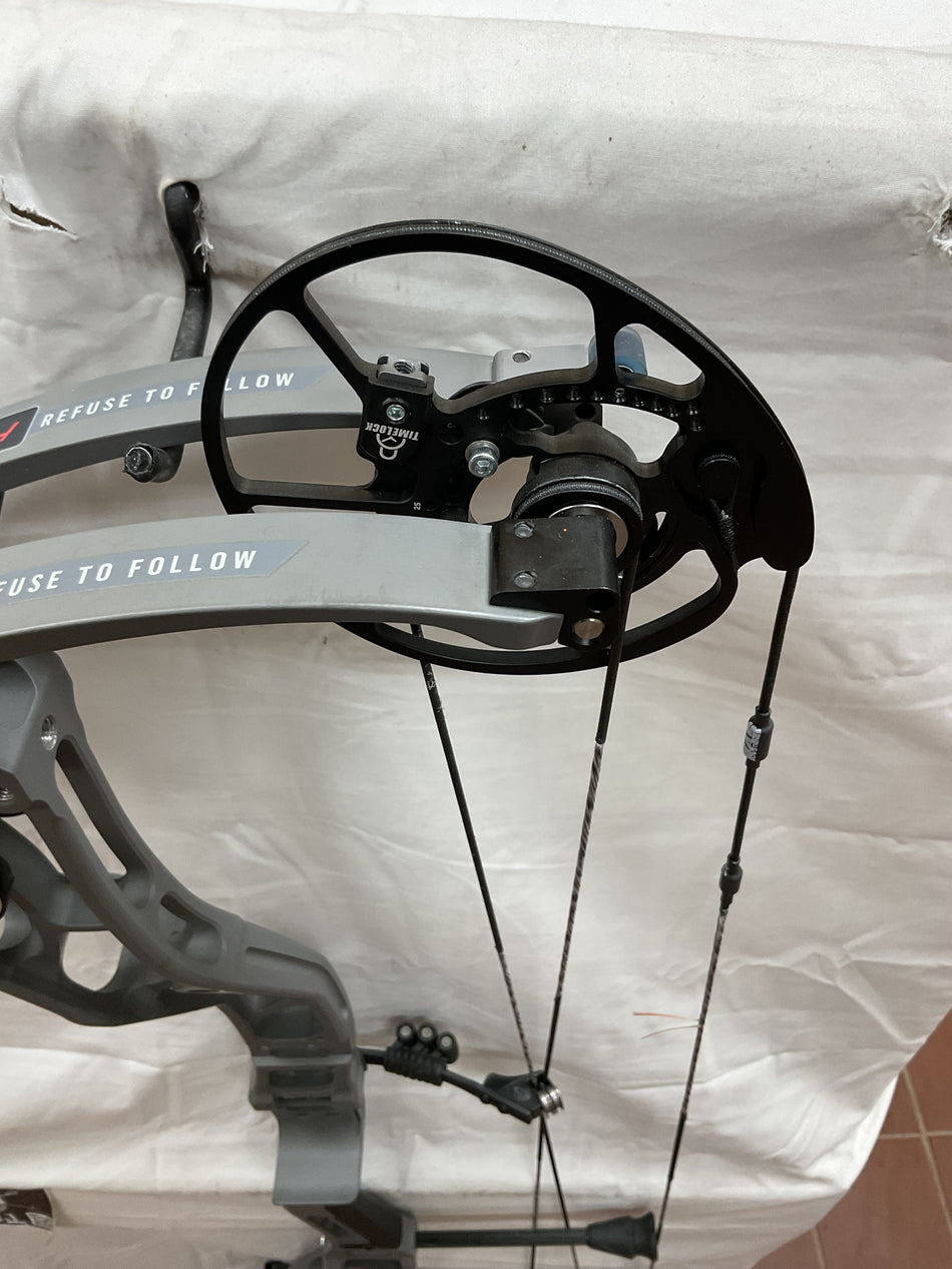 BOWTECH PROVEN 34 - RH/SMOKE GREY/70 - #BP34RHSG70 - 17 - USED!!!!