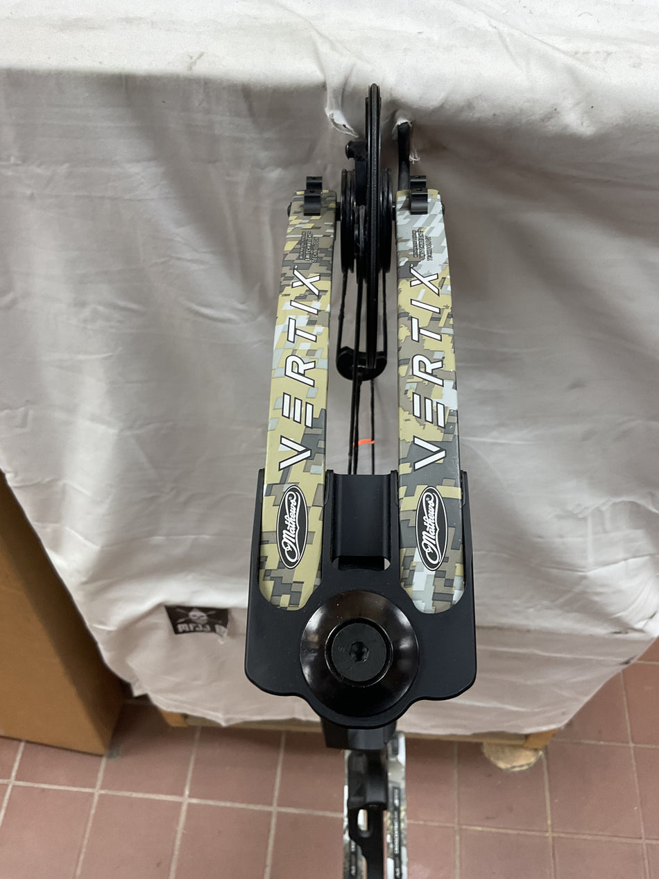 PSE EVOLVE DS - RH/Charcoal Grey/60 - #PSEEVRHB60 - 6 - USED BOW!!!