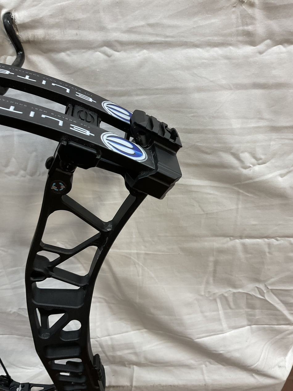 ELITE EXALT 35 - RH/BLACK/65 - EE35RHBLK65 - 10 - USED BOW!!!!