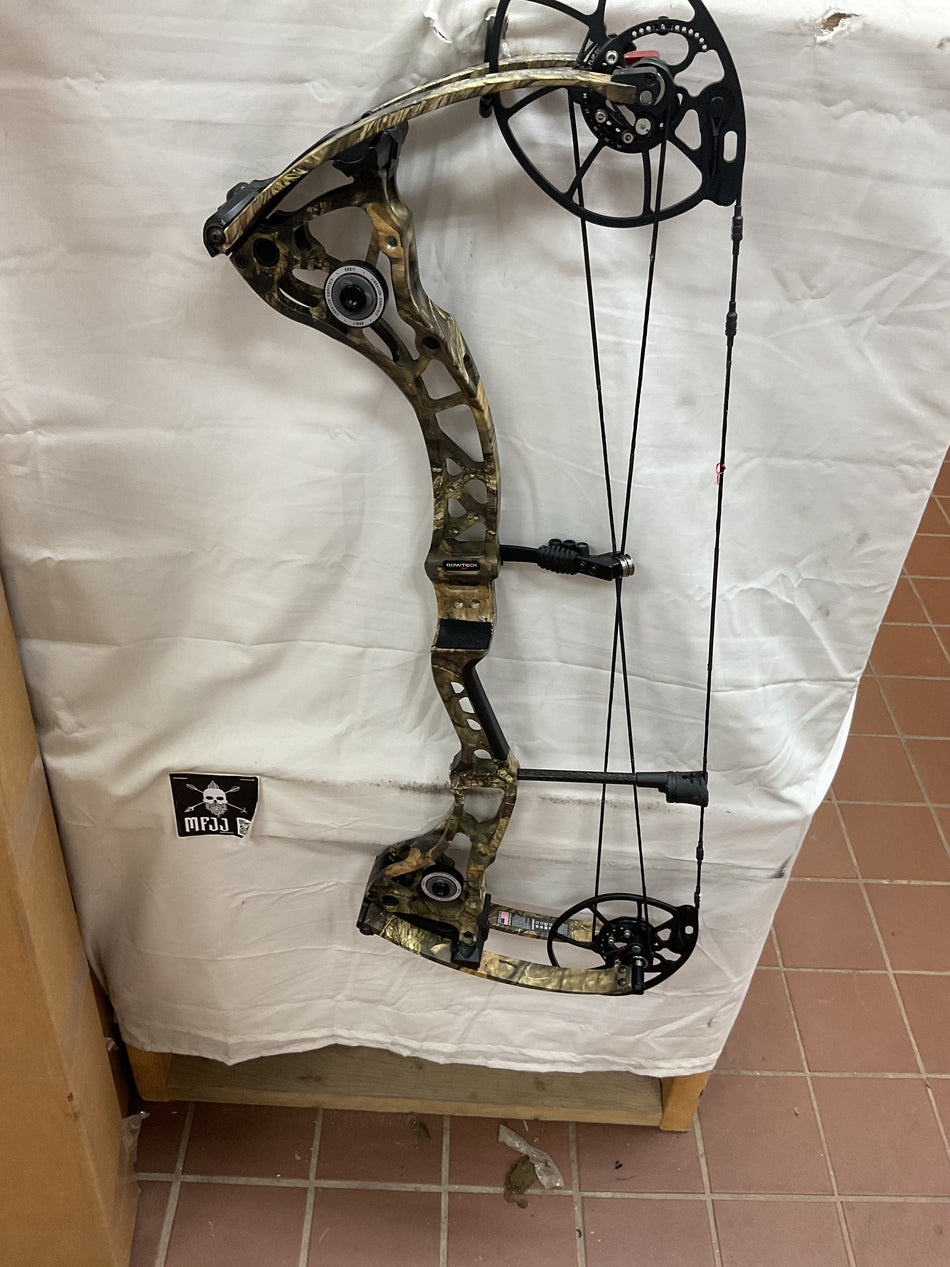 BOWTECH CP28 - RH/Mossy Oak/60 - BTCP28RHMO60 - 7 - USED BOW!!!