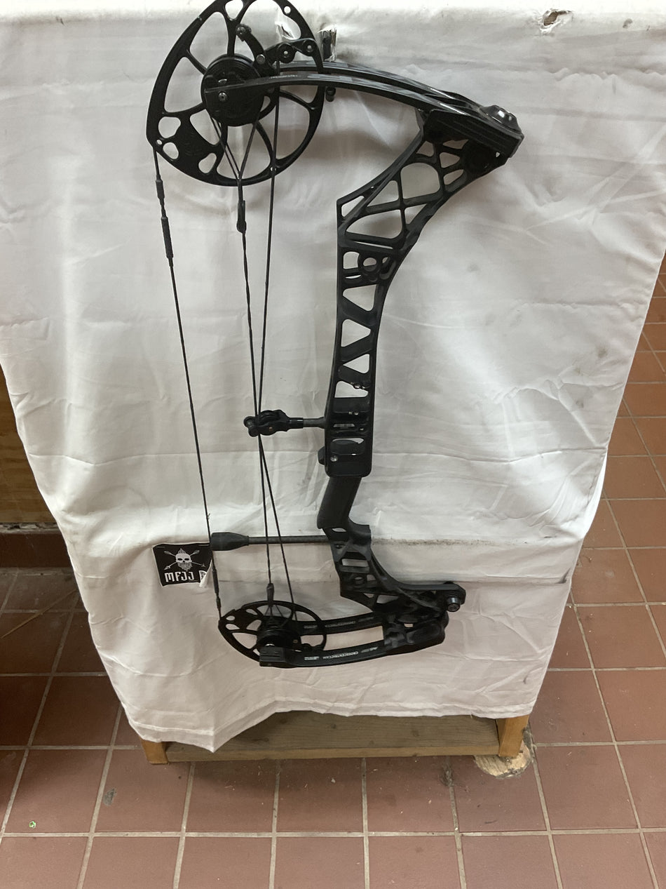 MATHEWS VXR 28 - RH/Black/75 - MVXR28RHB75 - 16 - USED BOW!!!