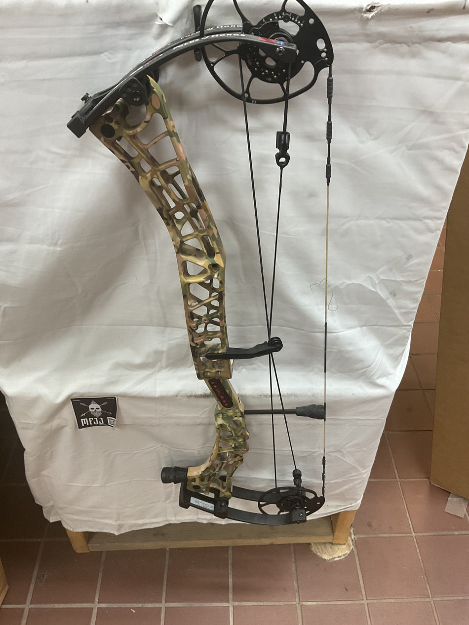 DARTON SEQUEL 33 ST2 - LH/Folds Of Honor/60 - #DS33LHFOH60 - 11-USED BOW!!!