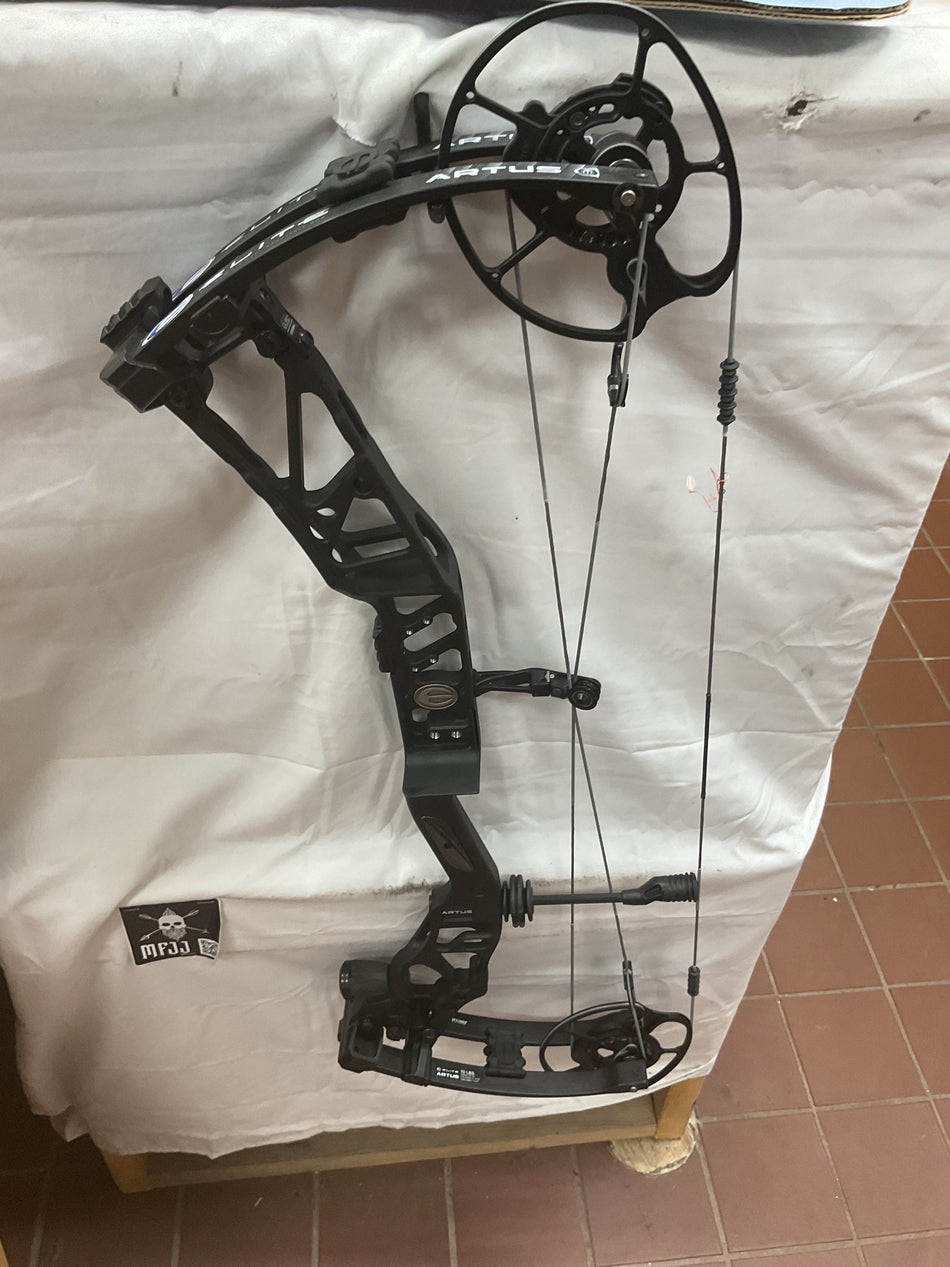 ELITE ARTUS - RH/Black/70 - EALHB70 - 9 - USED BOW!!!!!