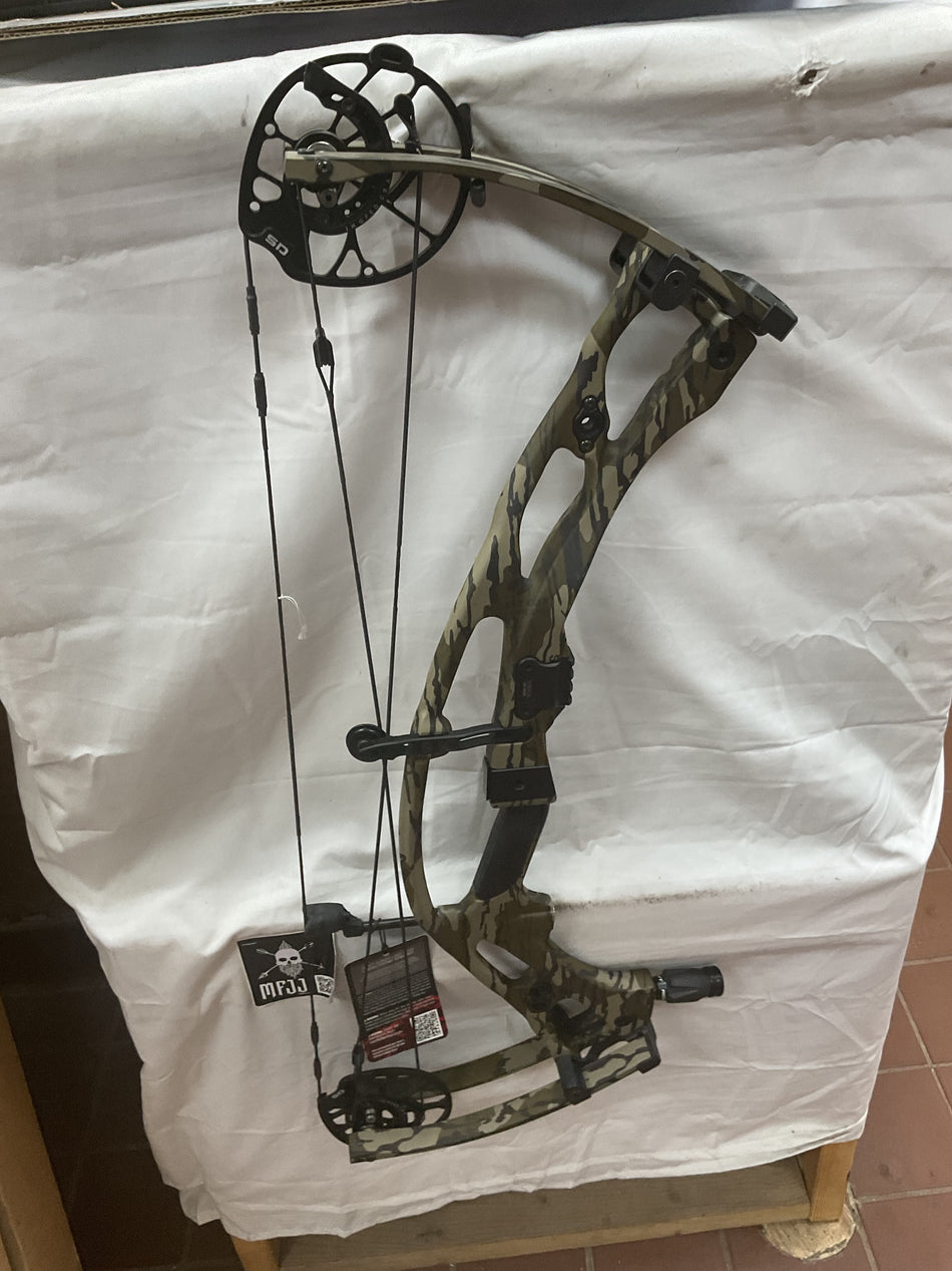 HOYT RX9 SD - RH/Bottomland/70 - #HRX9RHBTM70 - 10 - USED BOW!!!