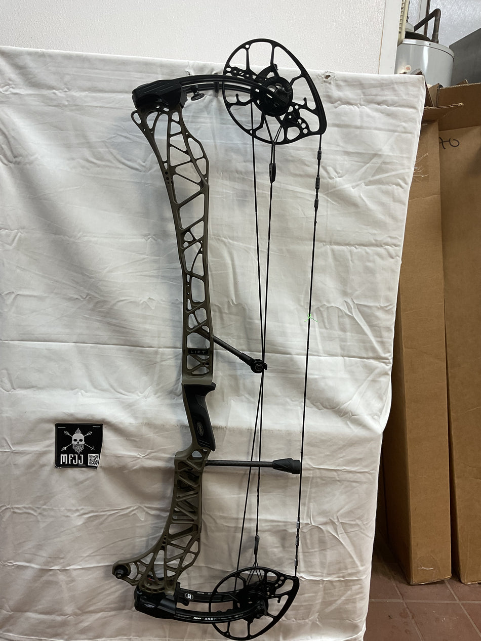 MATHEWS LIFT 33 X - RH/AMBUSH-BLACK/55-80# - #MLX33RHAB5580- 43 - USED BOW!!