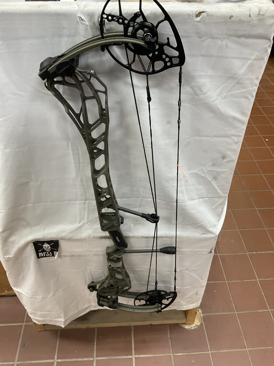MATHEWS ARC 34 - LH/Ambush Green/55-80# - #MA34LHAG5580 - 8 - USED BOW!!!