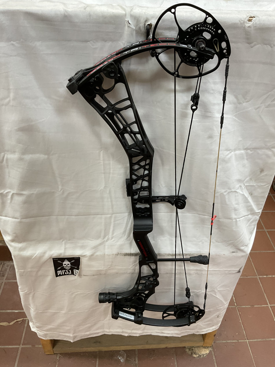 DARTON Tri-Tech 31 - RH/Black/60 - #DTT33RHB60 - 3 -USED BOW!!!
