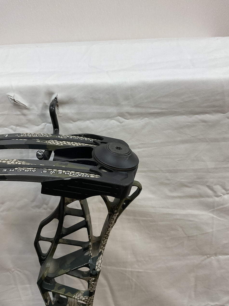 MATHEWS LIFT 33 X - RH/KUIU/55-80# - #MLX33RHKUIU5580-10 - USED BOW!
