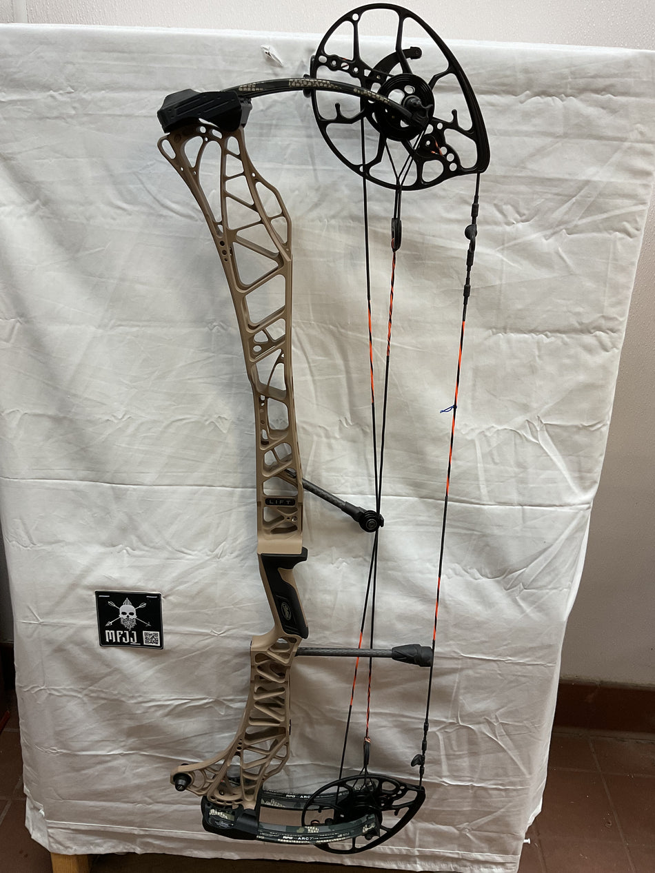 MATHEWS LIFT X 33 - RH/EARTH-KUIU/80 - MLX33RHS80-2 - USED BOW!!!
