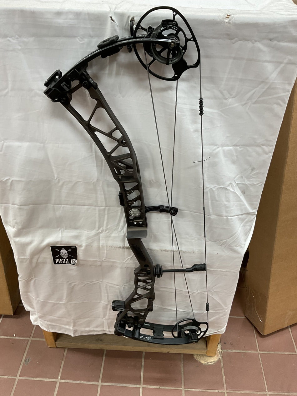 ELITE EXALT 35 - RH/GRAY-BLACK/70 - EE35RHGB70 - 14 - USED BOW!!!!