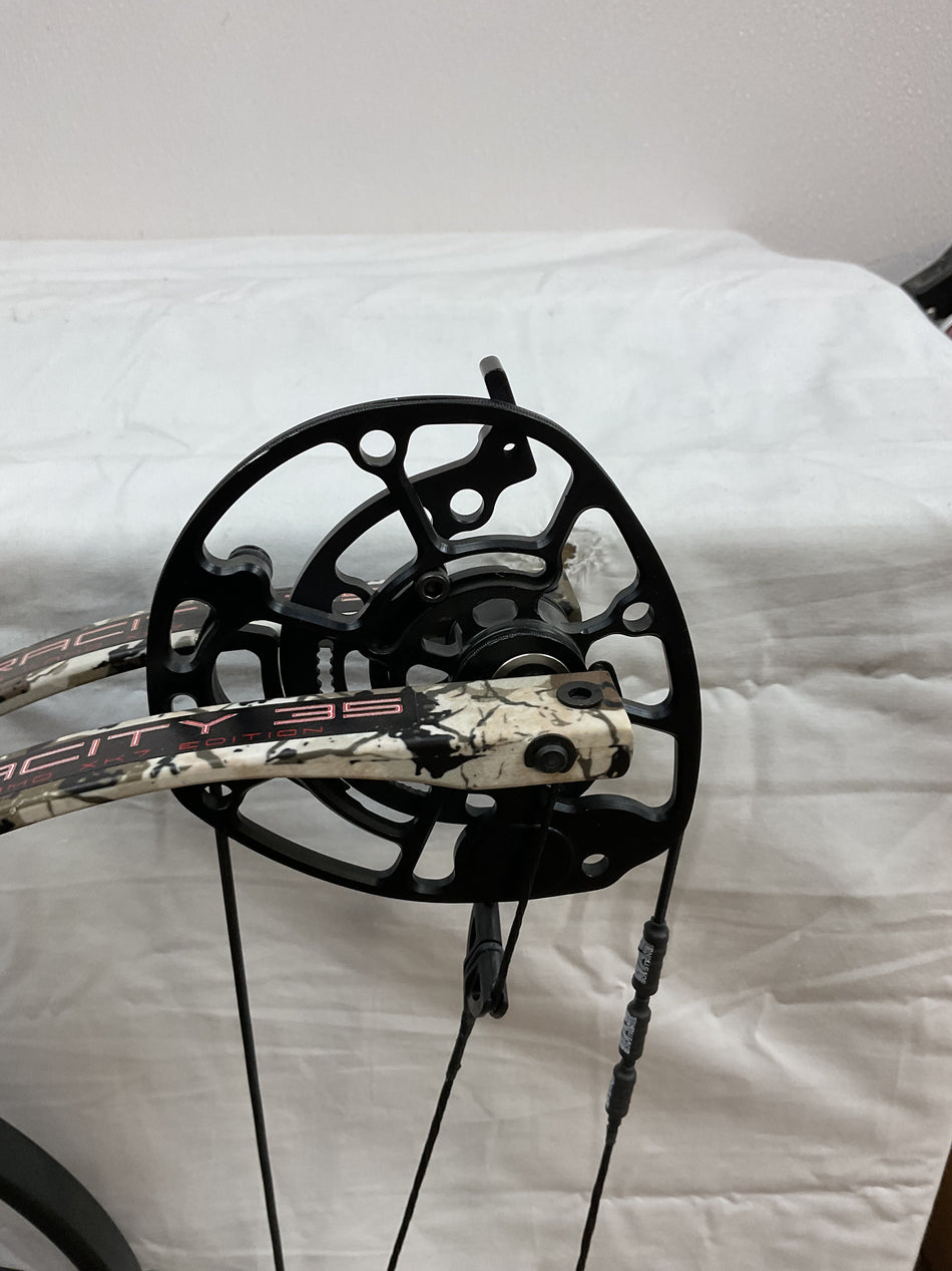 DARTON VERACITY - RH/BLACK-XK7/70 - DV35RHBX70 - 2 - USED BOW