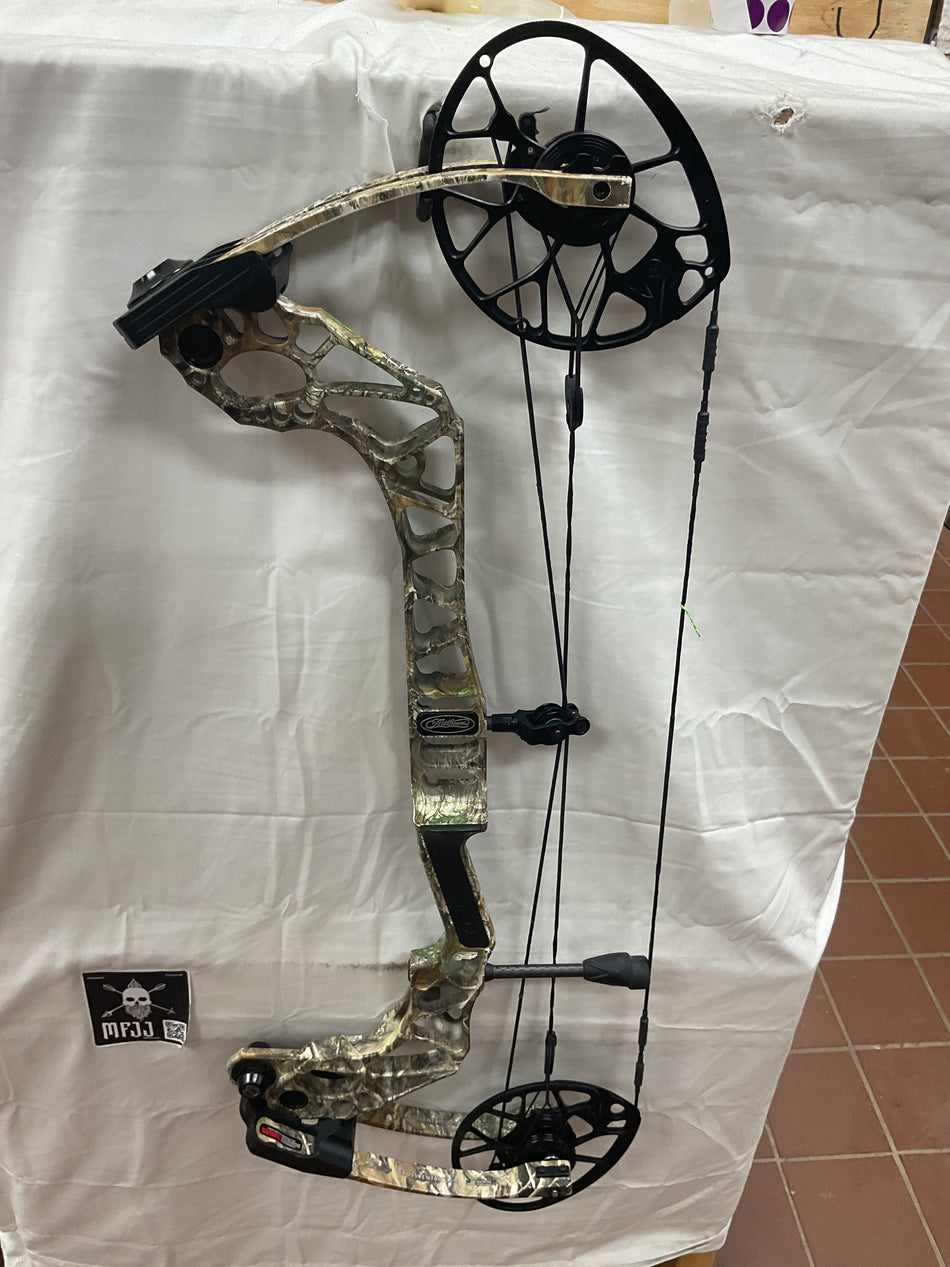 MATHEWS TX-5 - R/REALTREE/70# - MTX5RHRT70 - 2 - USED BOW!!!