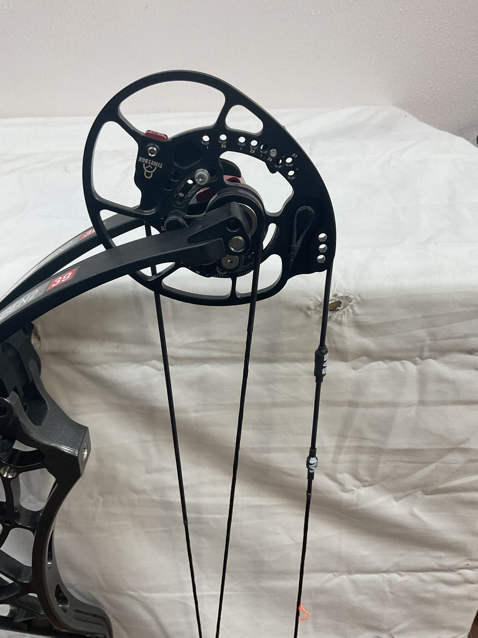 BOWTECH RECKONING GEN2 39 - RH/SPEEDWAY GREY/70 - BTRG239RHSG70- 2 - USED BOW!!!