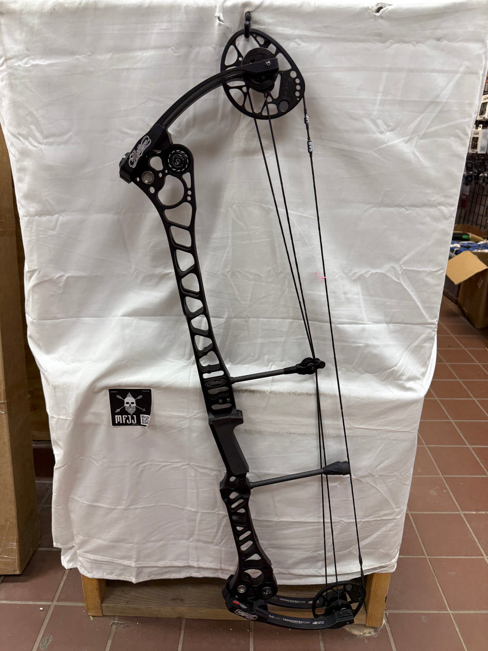 MATHEWS TRX 38 - RH/Black60 - MTRX38RHB60 - 5 - USED BOW!!!!!