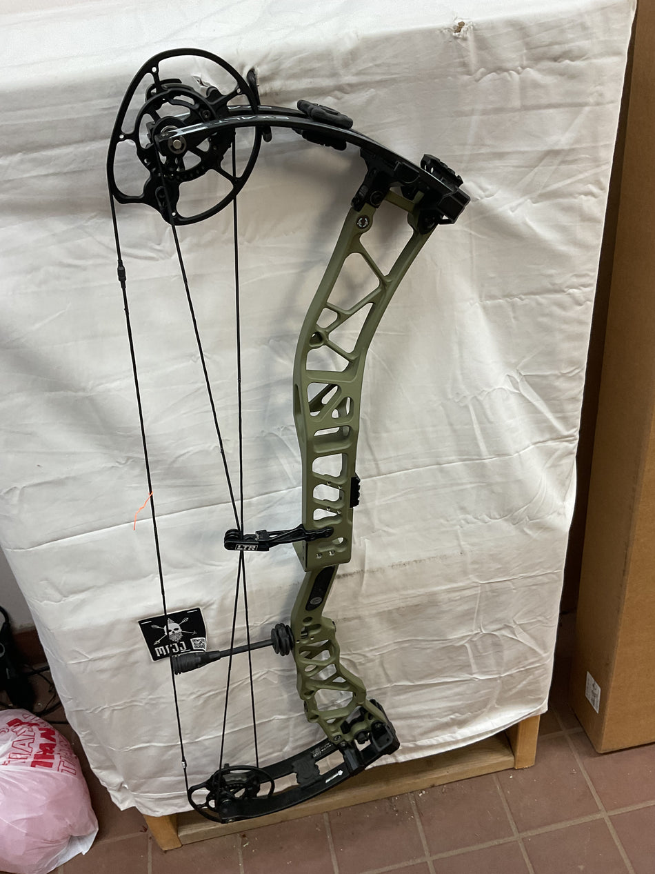 ELITE EXALT 35 - RH/Green/65 - EE35RHGRN65 - 11 - USED BOW!!!!