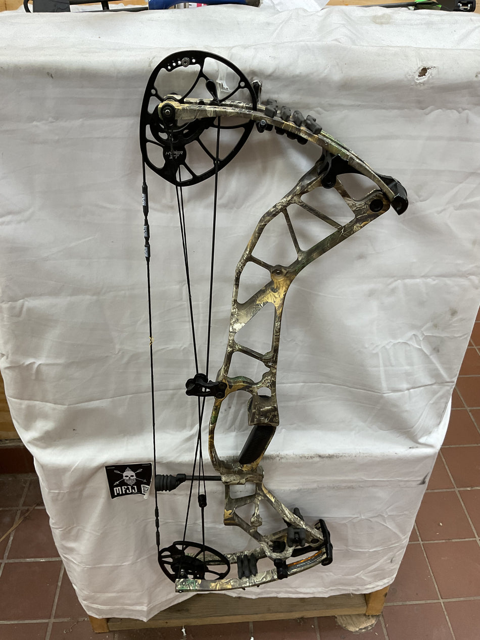 HOYT Hyperforce - RH/Realtree/60-70# - HHFRHRT70 - 3 - USED BOW!!